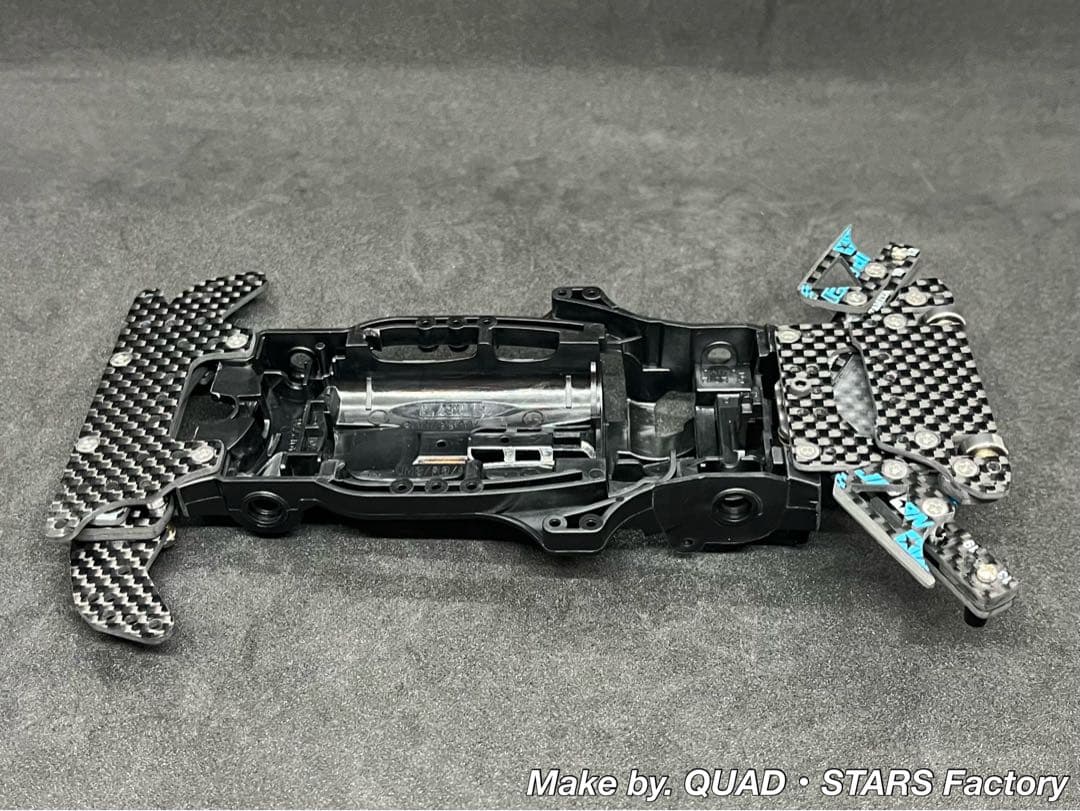 【ミニ四駆・AR用】2軸ATピボット＋1軸リヤアンカー＋リヤスキッド　カーボン