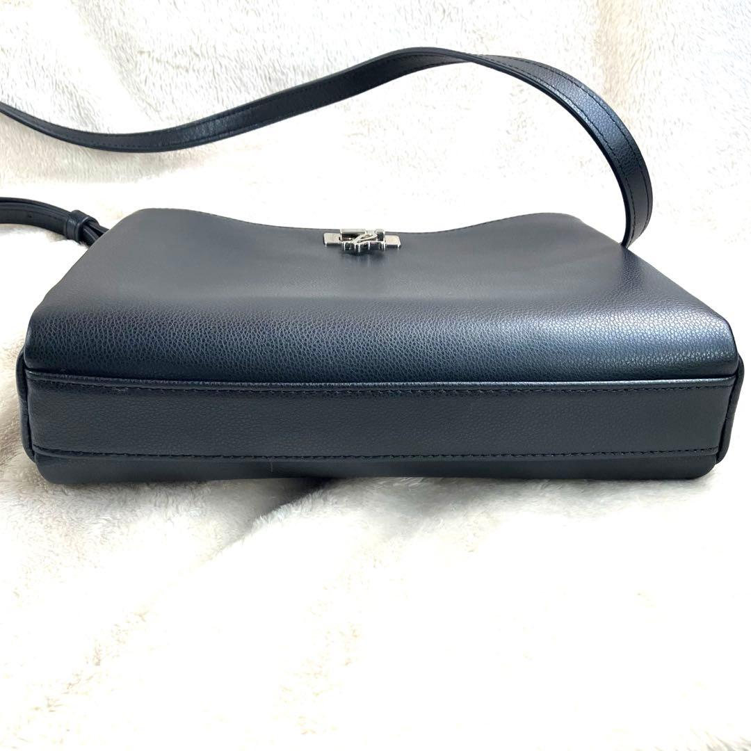 【未使用級✨】agnes b. ショルダーバッグ ターンロック レザー ロゴ金具