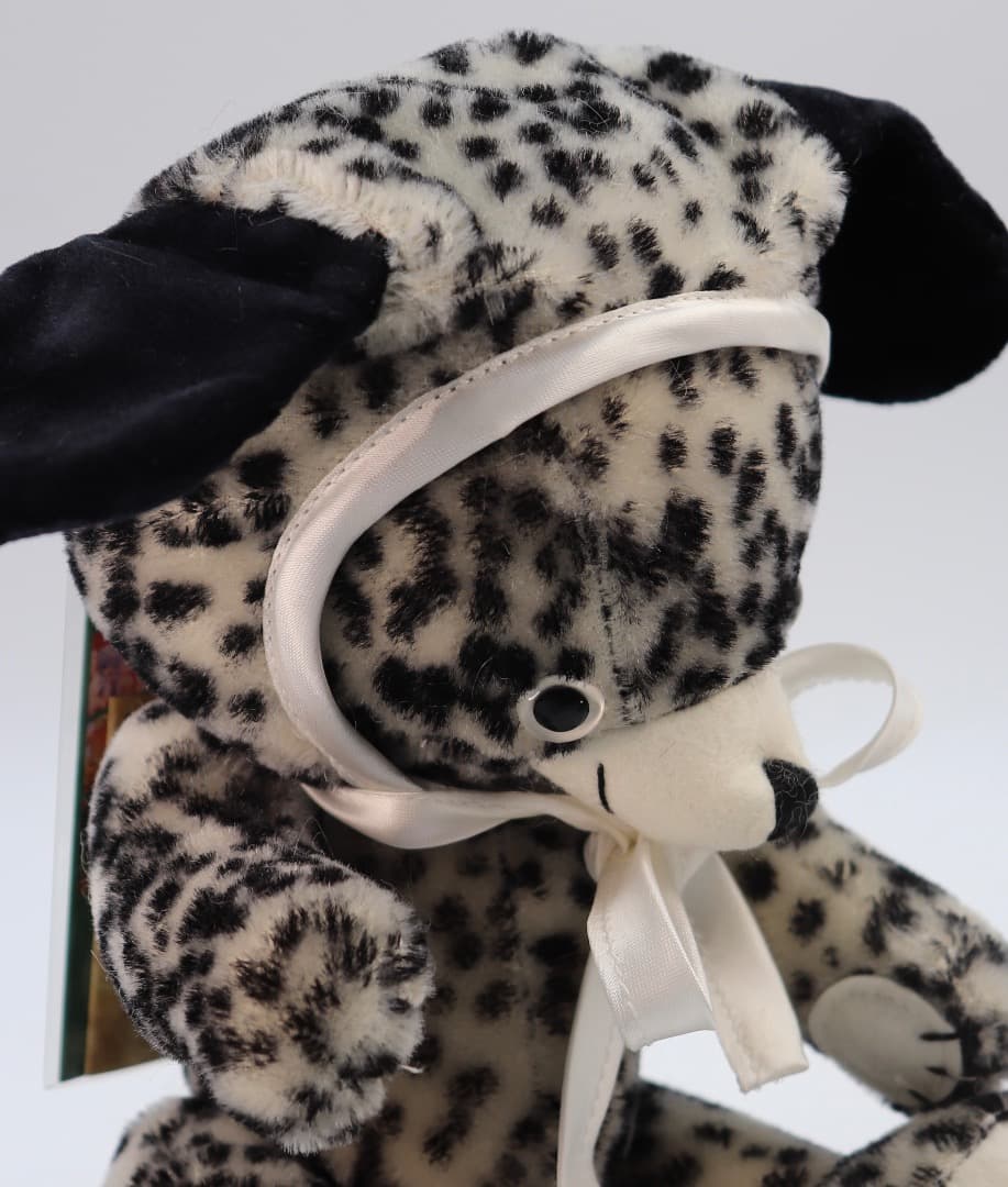 チーキー・リトル・パピィー ボネットを被ったダルメシアンのチーキー