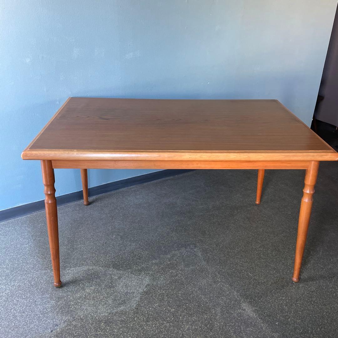 昭和レトロ　ダイニングテーブル