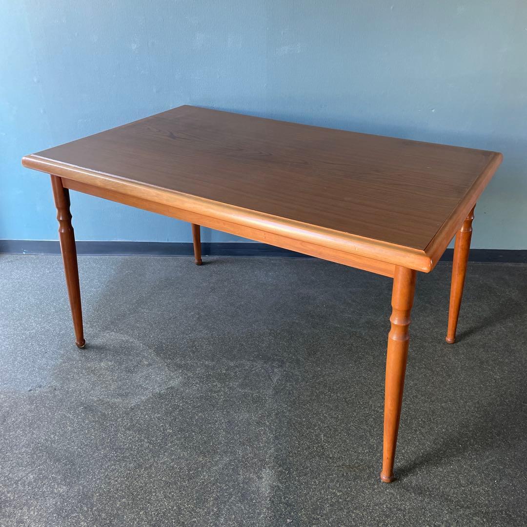 昭和レトロ　ダイニングテーブル