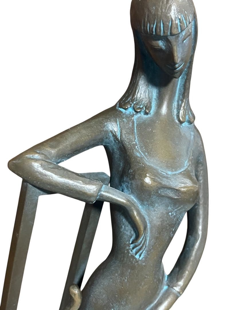 中古】ブロンズ像「自分の時間」長房一洋作 女性と猫のブロンズ彫刻