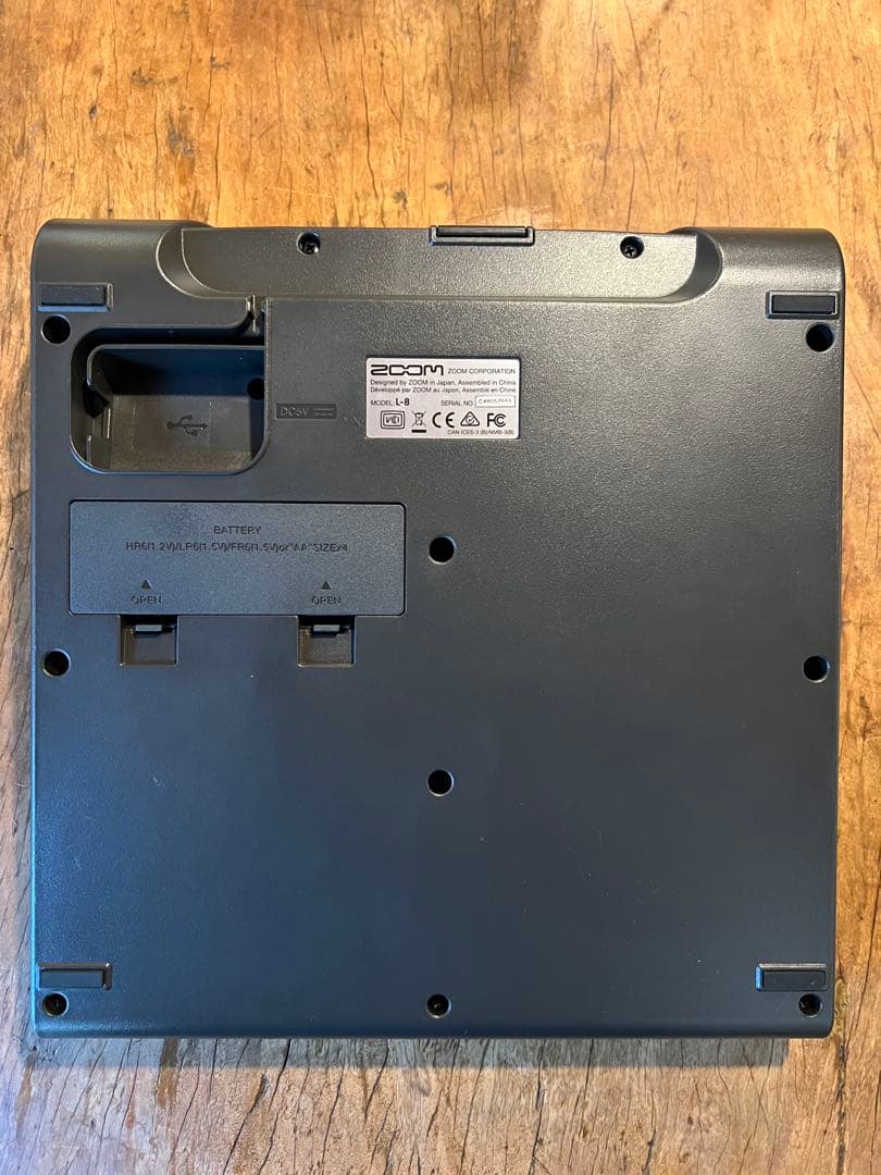 Zoom LiveTrak L-8 デジタルミキサー