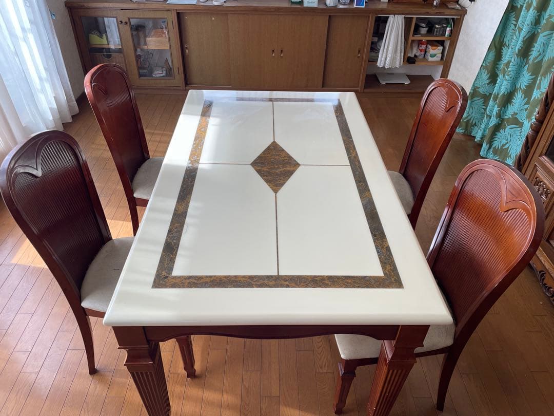 引き取り限定　大理石？アンティーク　ダイニングテーブルセット　4脚付き