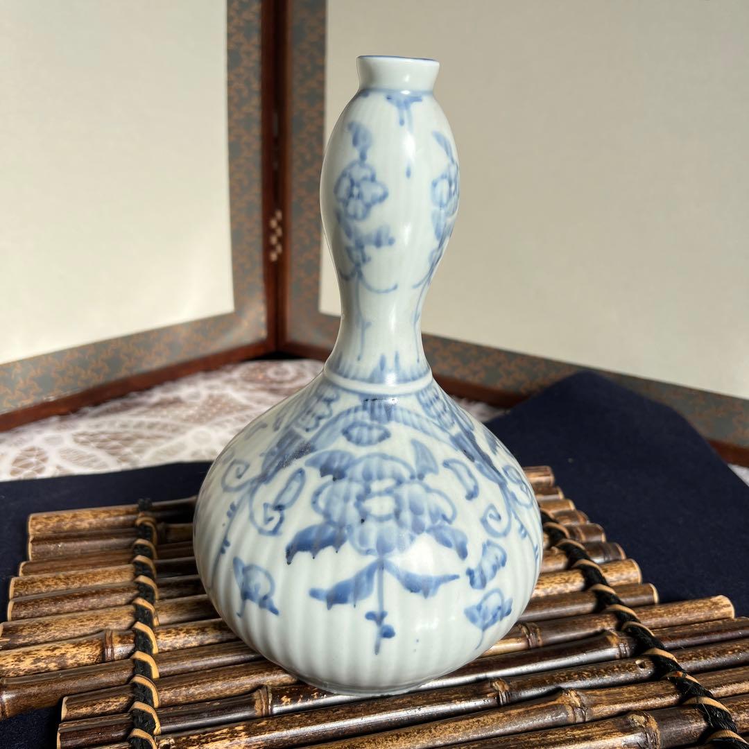 古伊万里　瓢形筋花文　染付花器　砂高台　完品最終値段 古伊万里 瓢形筋花文 染付花器 砂高台 完品最終値段