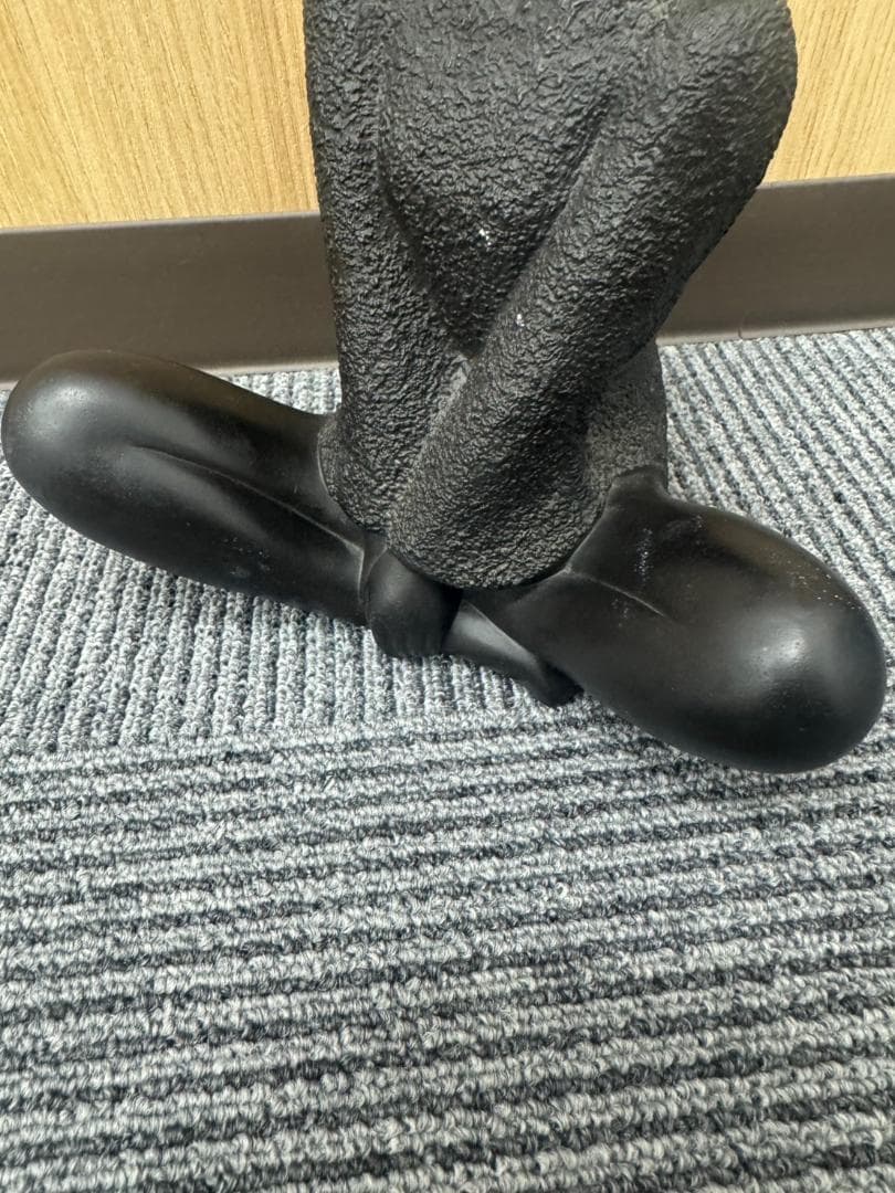 高岡銅器 彫刻家 板保次 (号 清峯）『おすまし』ブロンズ像