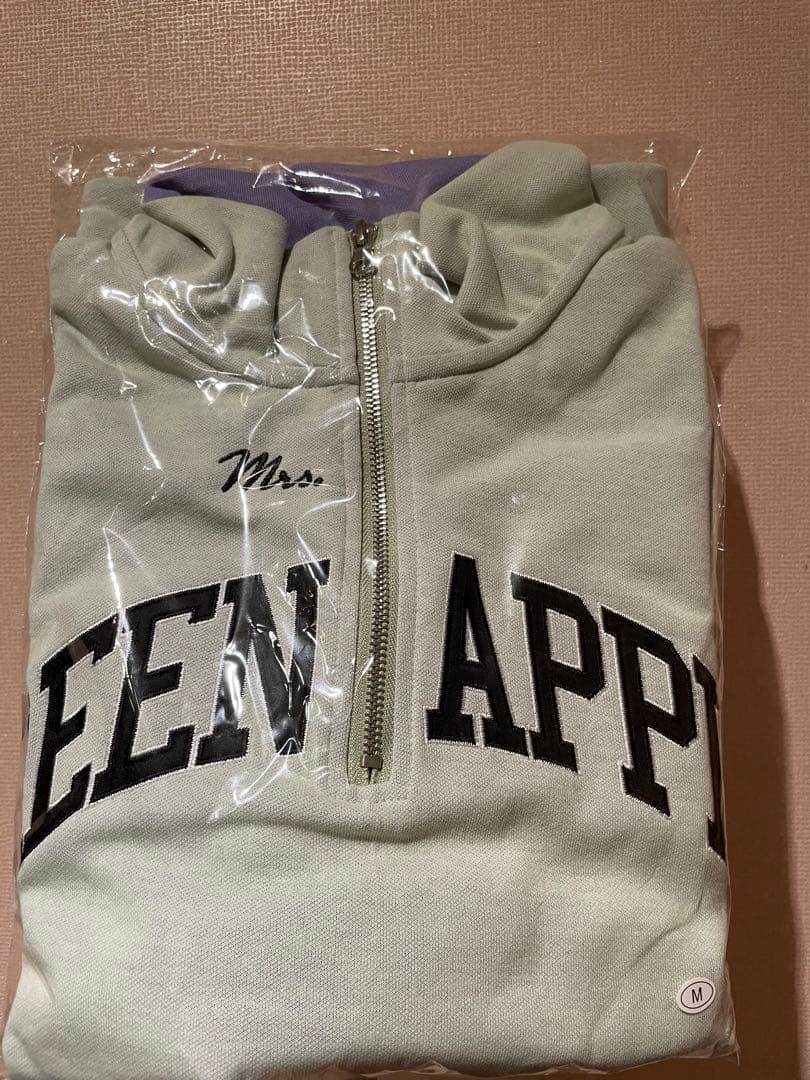Mrs. GREEN APPLE Spring Half Zip Sweat - メルカリ