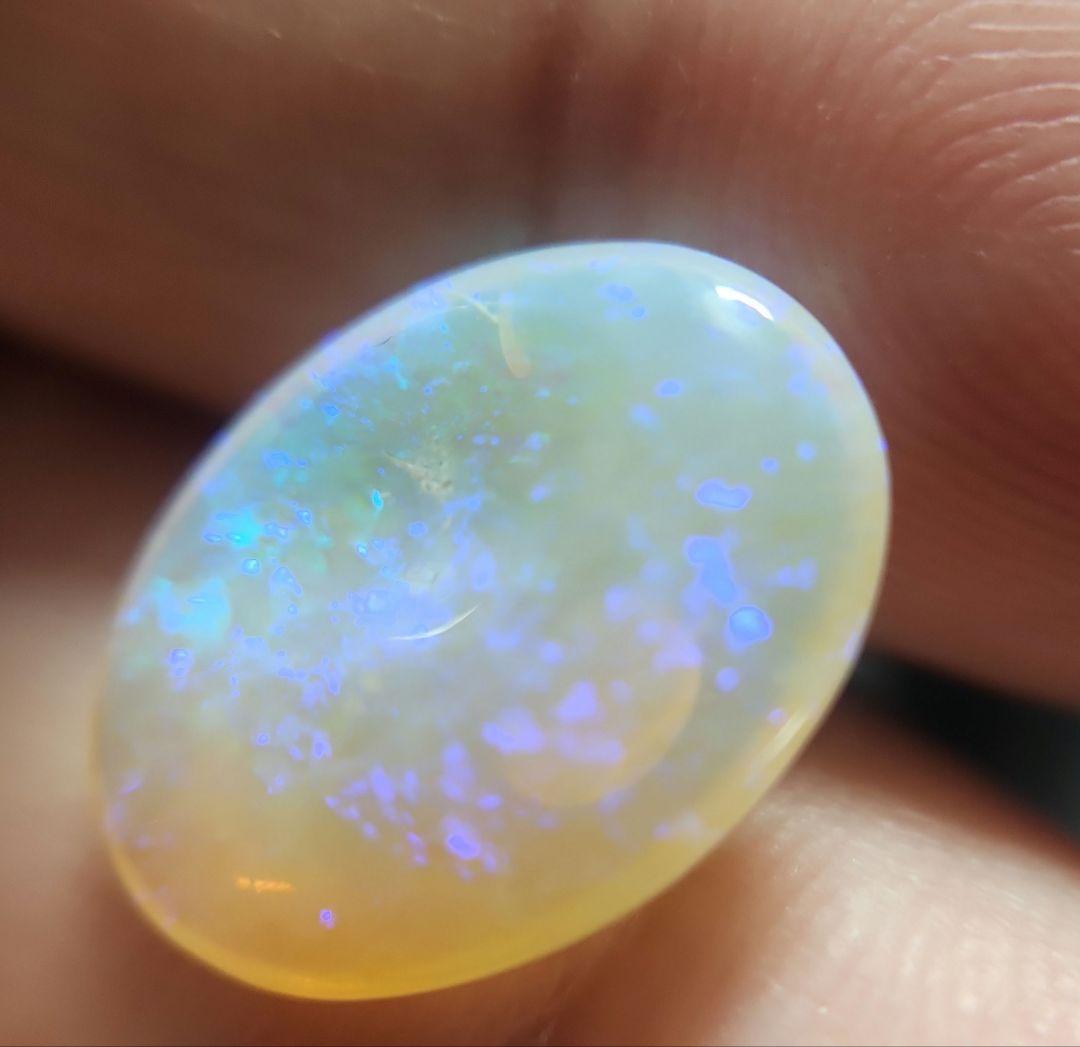 天然 エッグインオパール 3.920ct