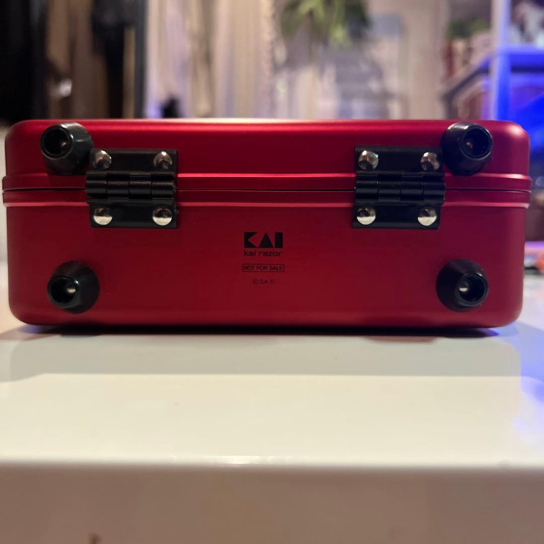 非売品】ガンダム『シャア専用』グルーミングキット-オンライン小売業者