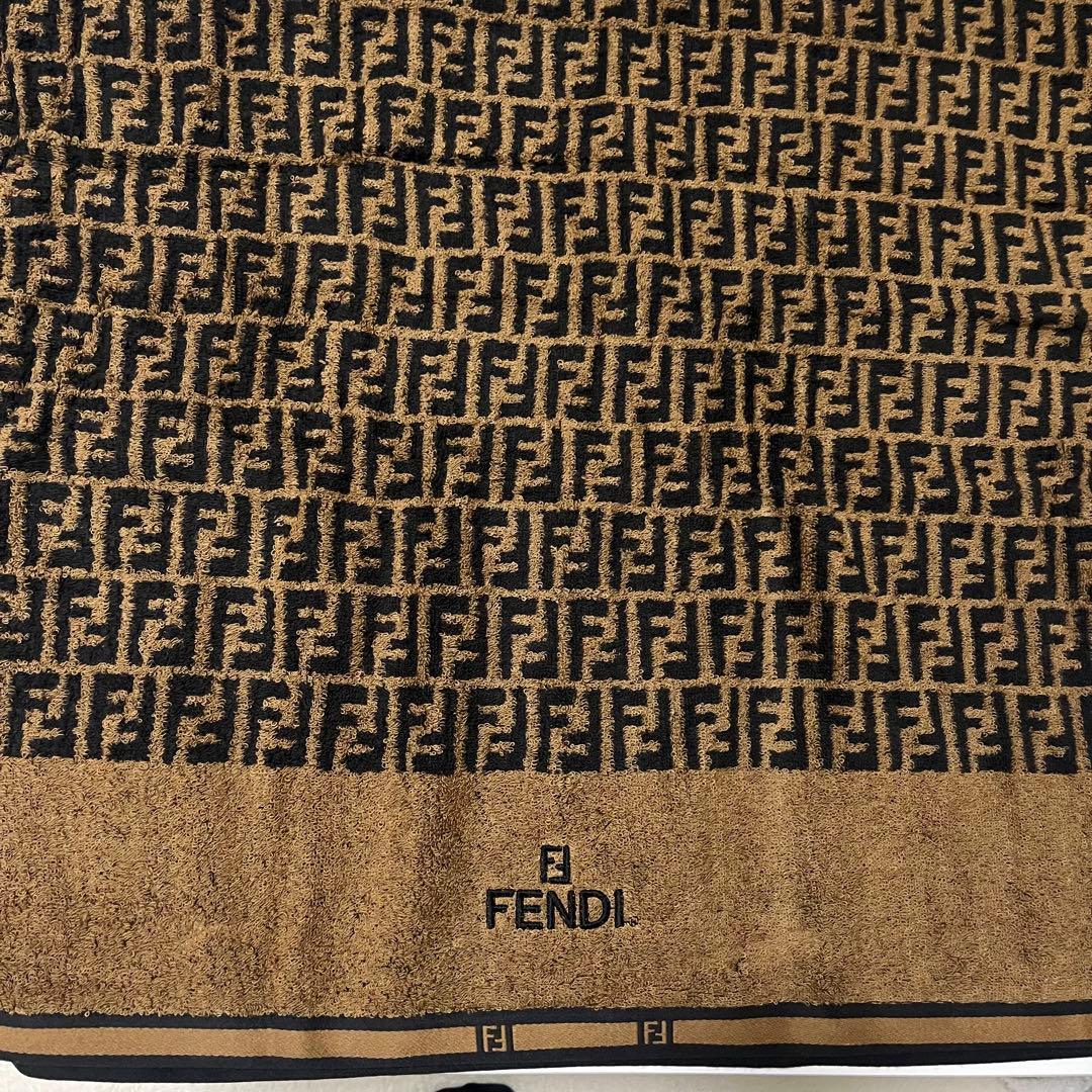 FENDI フェンディ バスタオル 2枚セット - メルカリ