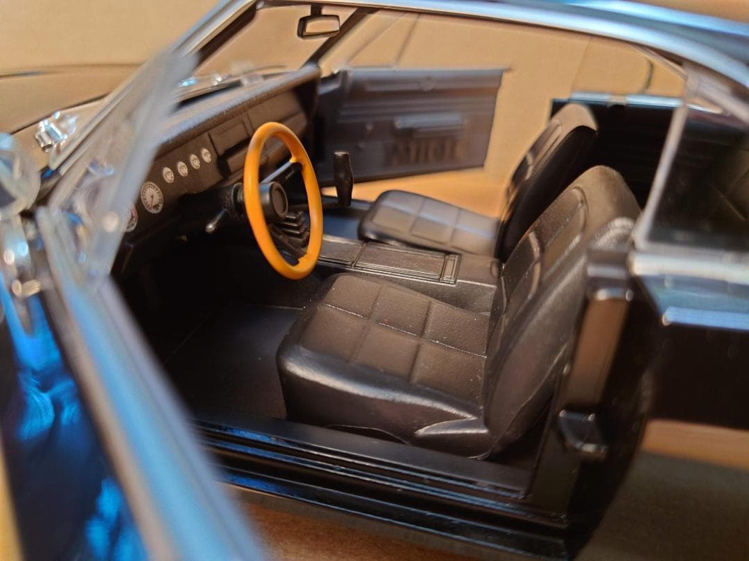 1/18 ダッジチャージャーR/T Dodge Charger R/T 1969