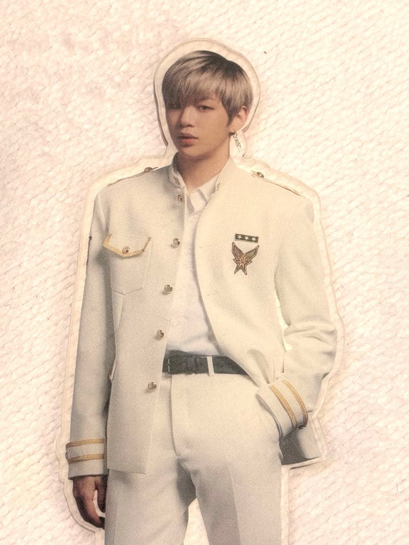 ︎︎Wanna One 公式アクリルスタンド 9体セット