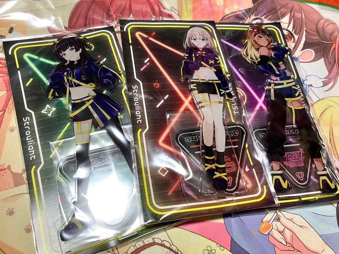 TSUTAYA ストレイライト 描き下ろしキャラクターパネル 和泉愛依