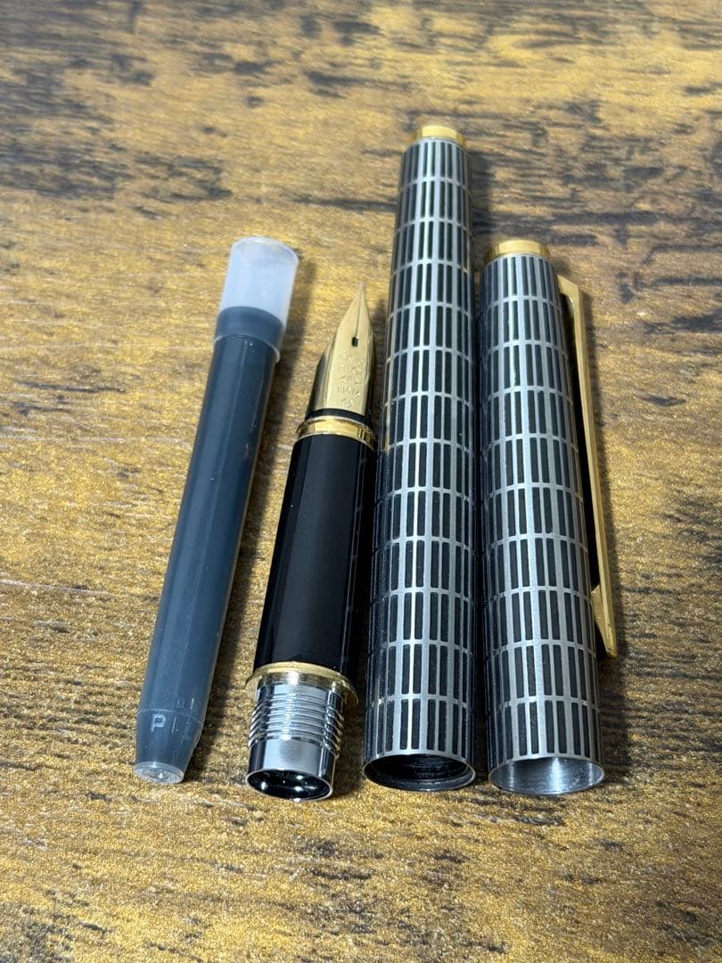 筆記確認&洗浄済　1976年製　18金　ゴールド　蝕刻　パイロット　万年筆　細字