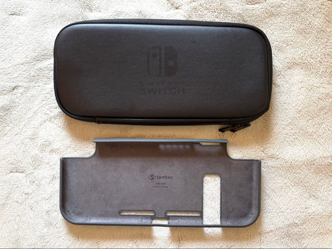 Nintendo Switch 本体⭐︎純正ケース+背面カバー+保護フィルム付