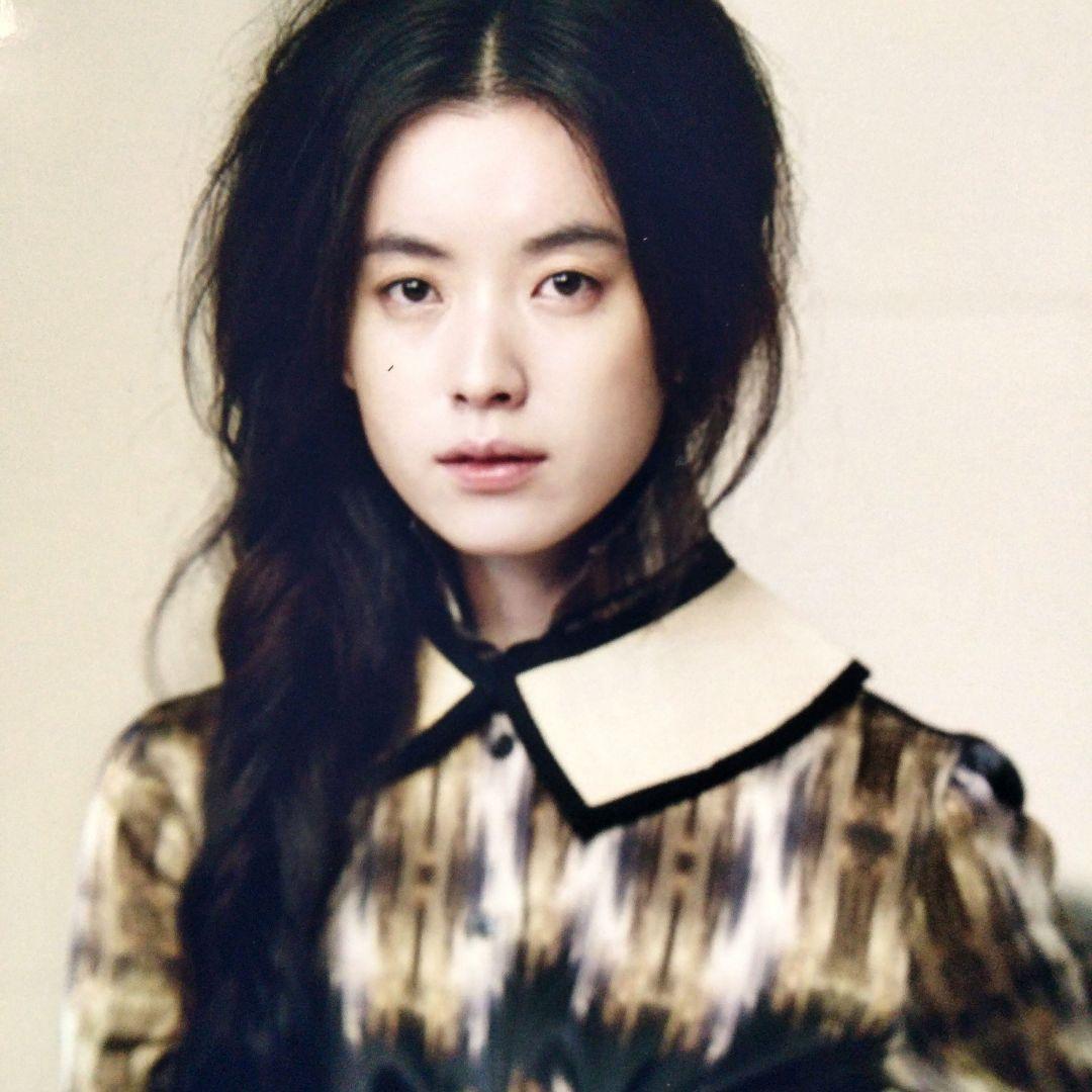 ハン・ヒョジュ直筆サイン入り特大写真…Han Hyo-joo…