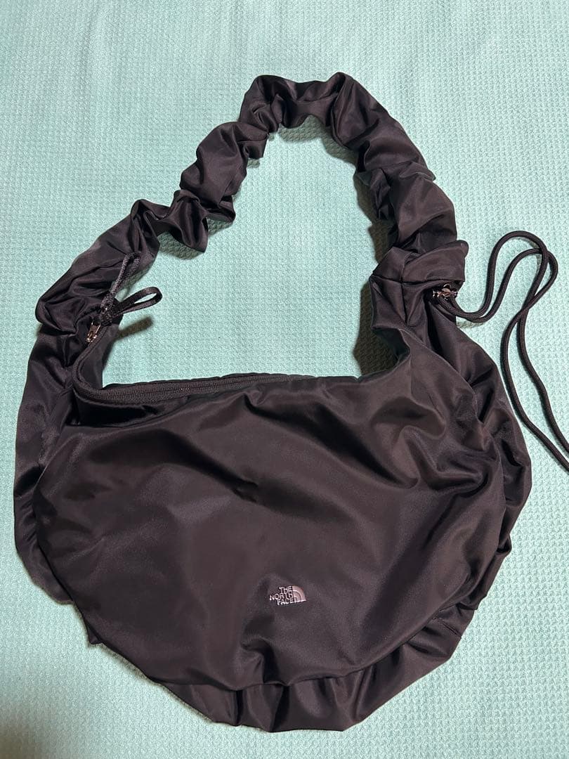 ノースフェイス フリルショルダーバッグ 黒