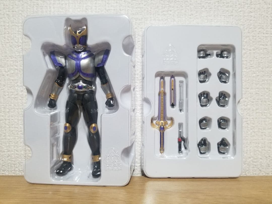 仮面ライダークウガ　真骨彫　タイタンフォーム