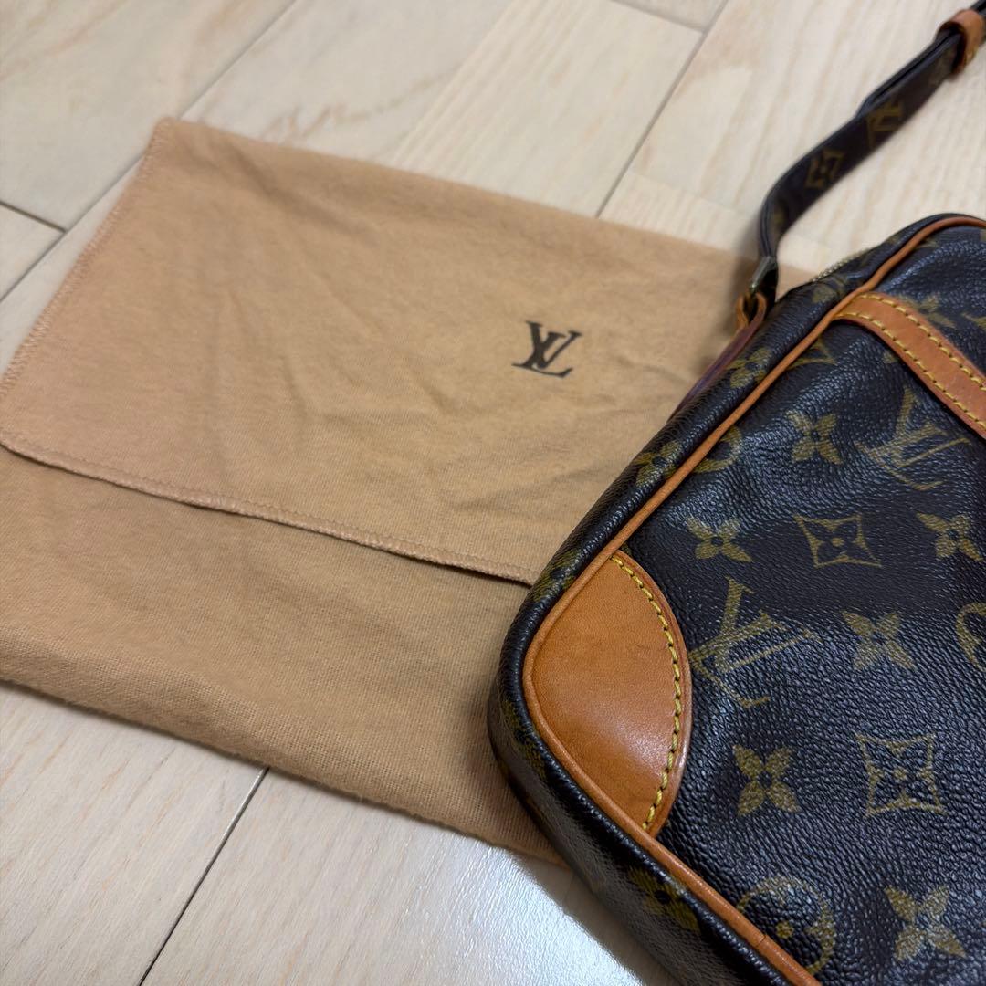 ⭐︎送料無料　LOUIS VUITTON ショルダーバッグ(保存袋あり)