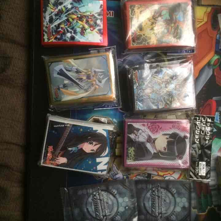 ヴァンガードスリーブとキャラスリーブ