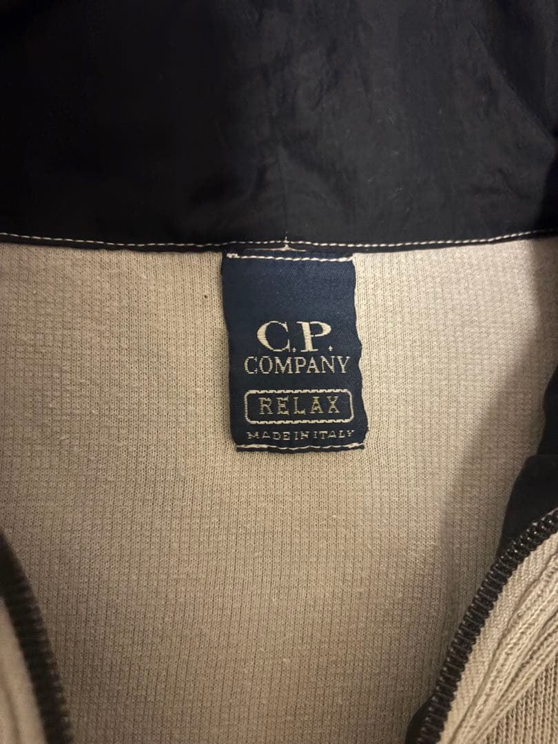 C.P. COMPANY ハーフジップリラックスパーカー