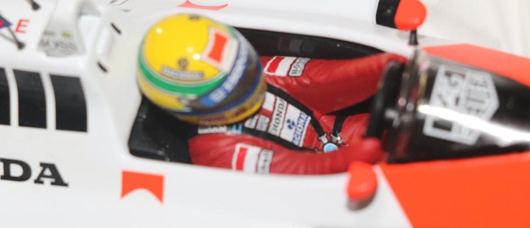 貴重ビックスケール１／1８マクラーレン・ホンダMP4／4　セナ・コレコレ　中古品