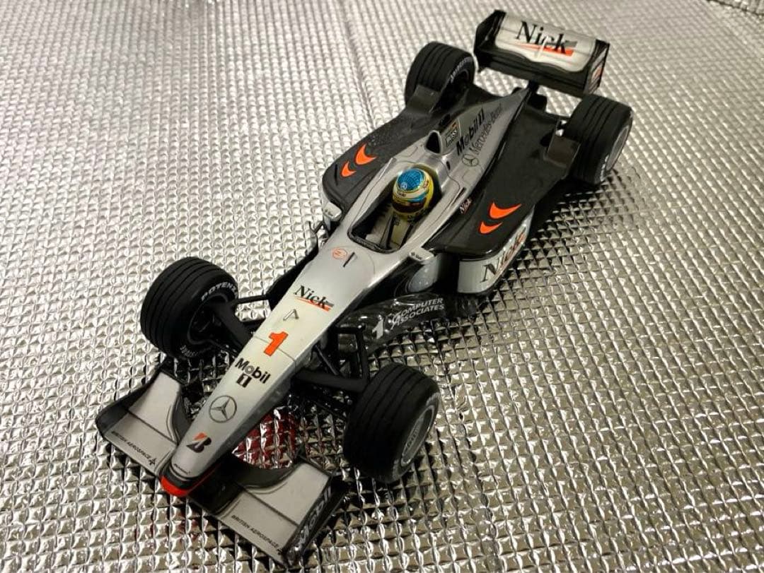 【ミニチャンプス　マクラーレン　メルセデス　MP4-13 1998年1/18】