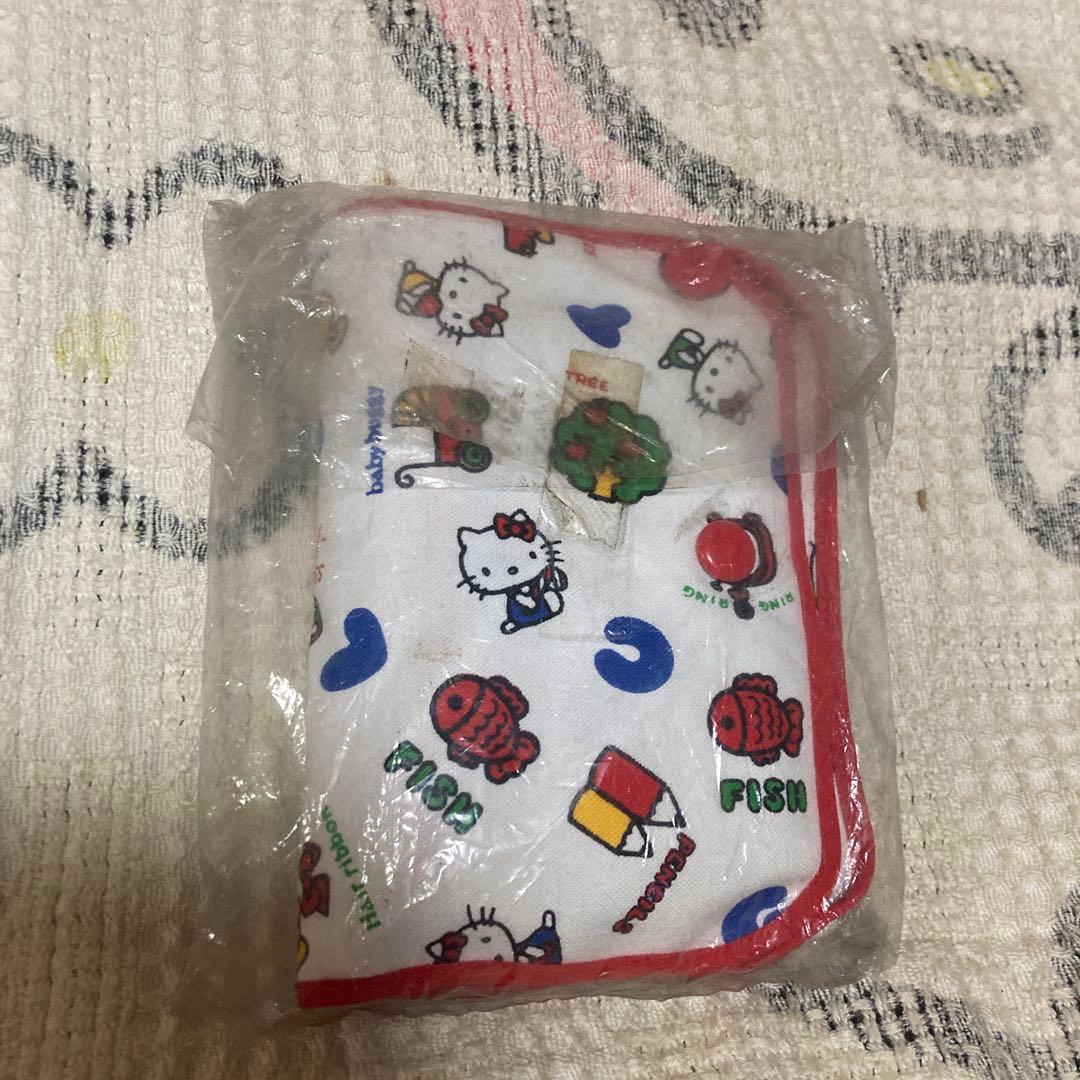 サンリオ　昭和レトロ　ハローキティ1976 弁当袋2こ＆ポーチ1こ　バラ売不可