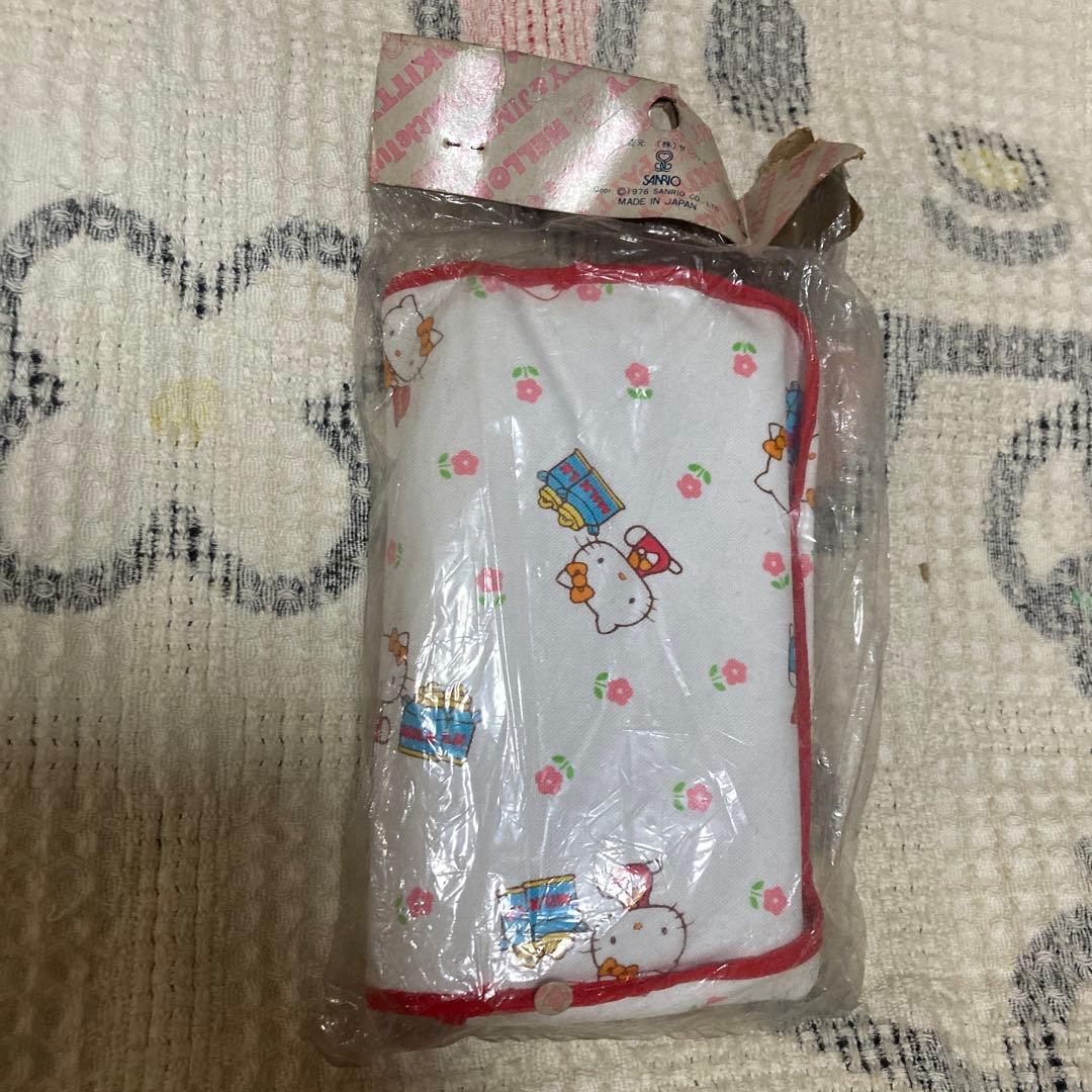 サンリオ　昭和レトロ　ハローキティ1976 弁当袋2こ＆ポーチ1こ　バラ売不可