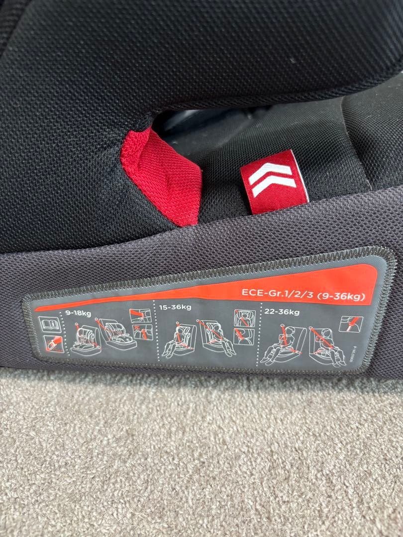 美品　Joie elevate 車用チャイルドシート ツートンブラック