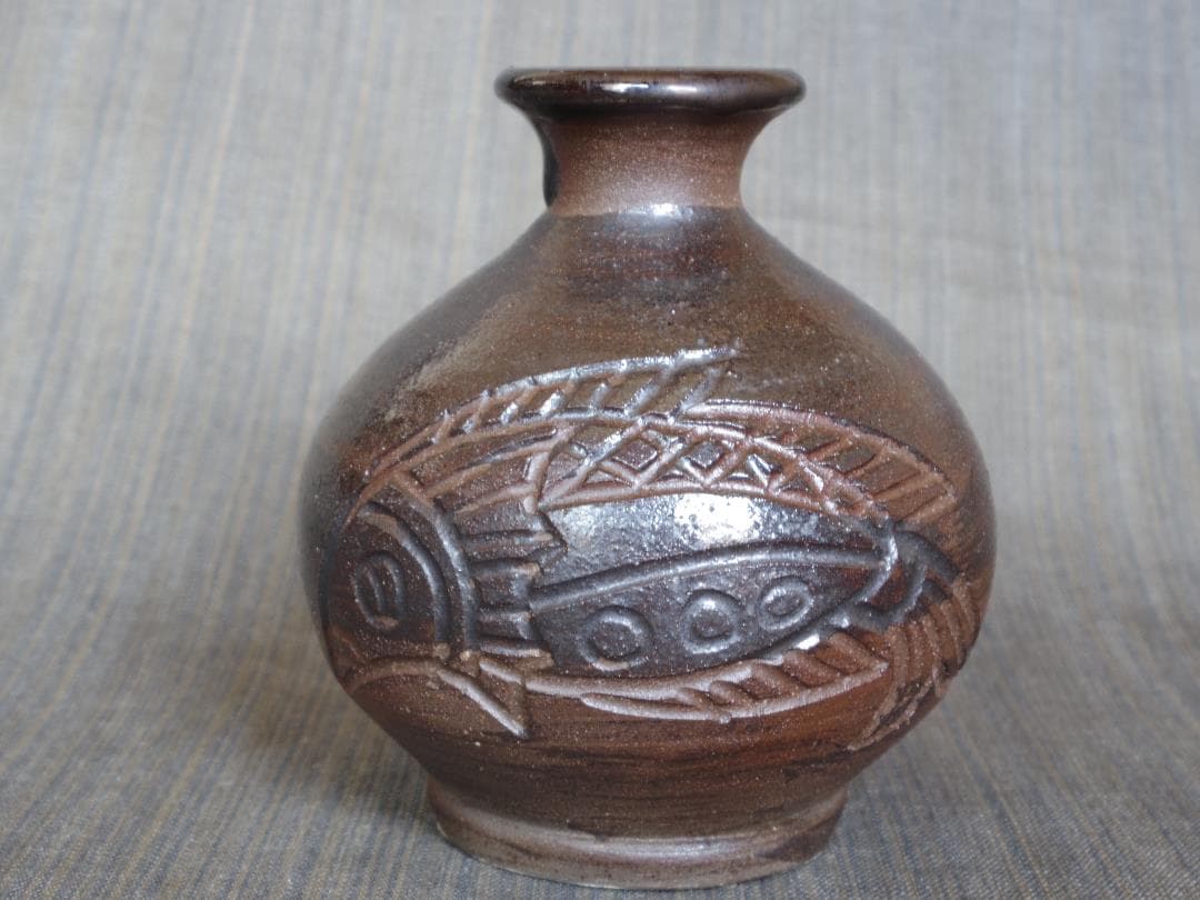 希少作★金城敏男【師＆父：金城次郎】★線彫り魚文徳利