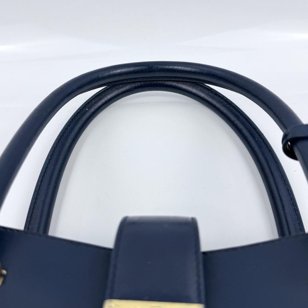 Ferragamo ジュリエット ハンドバッグ ロック クロシェット ネイビー