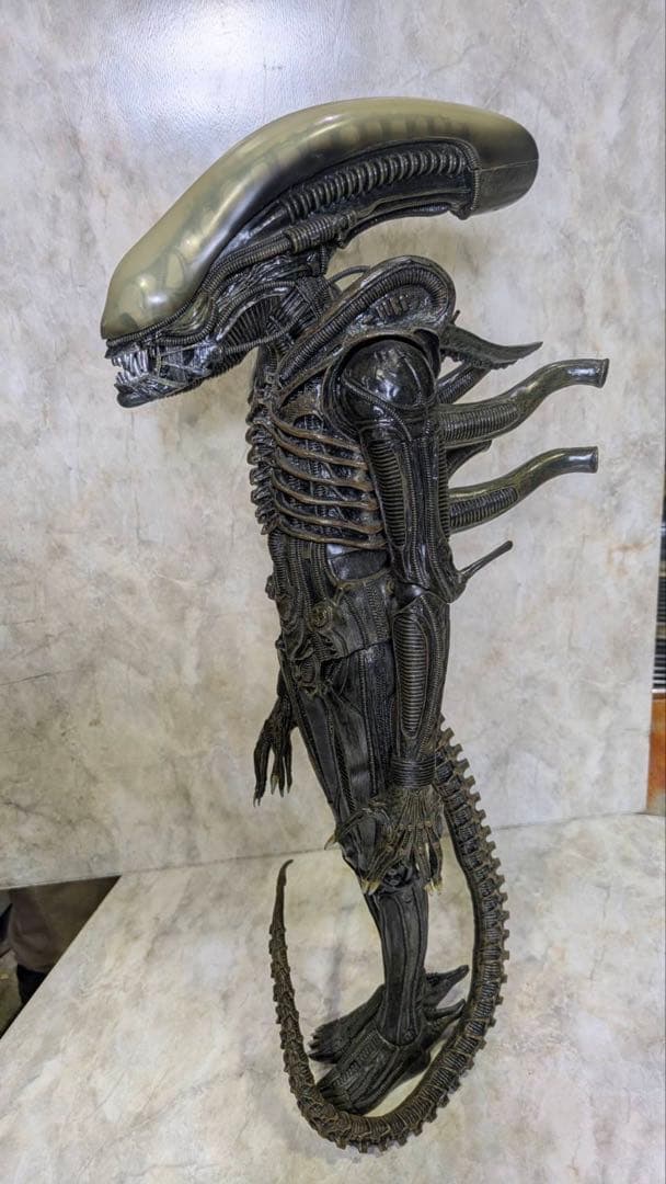 と*め様 NECA 1/4スケール ビッグチャップ　エイリアンALIEN