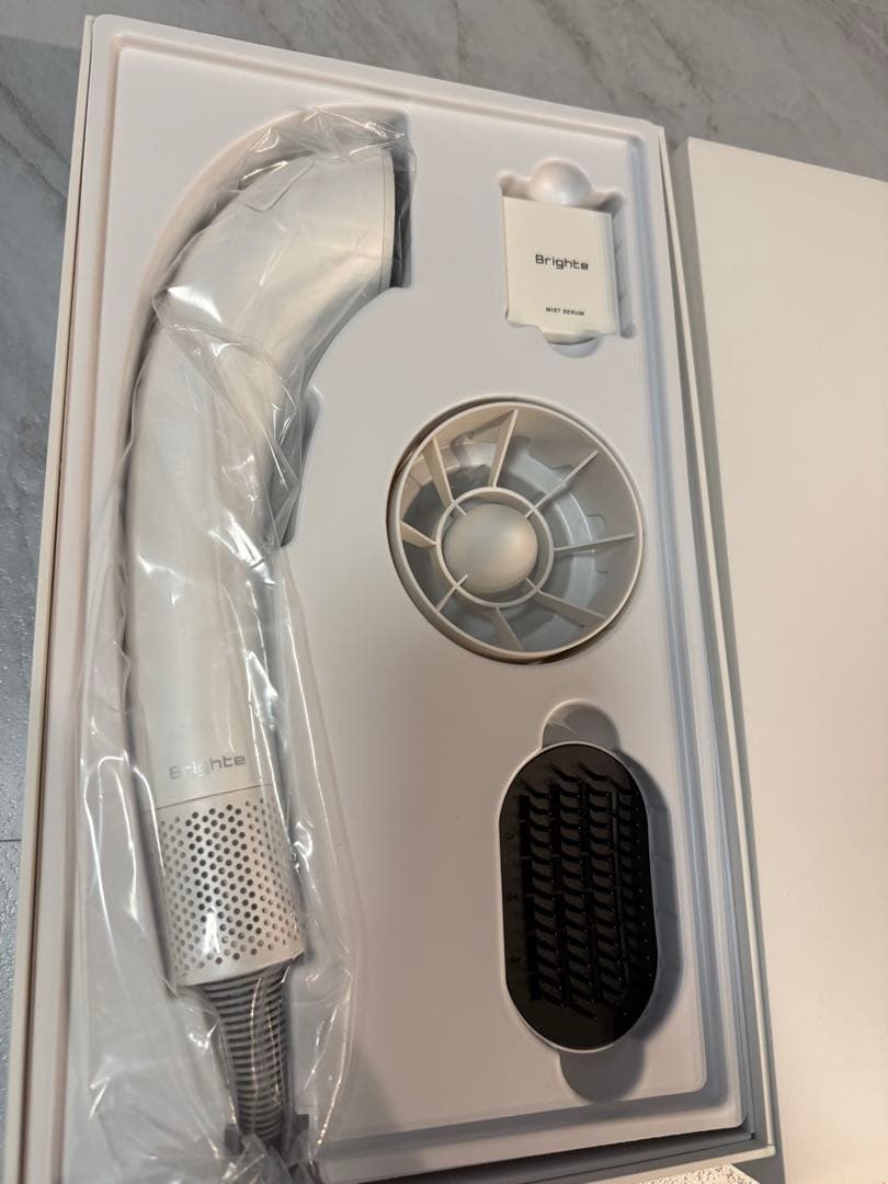 Brighte SHOWER DRYER（ブライト シャワードライヤー）白