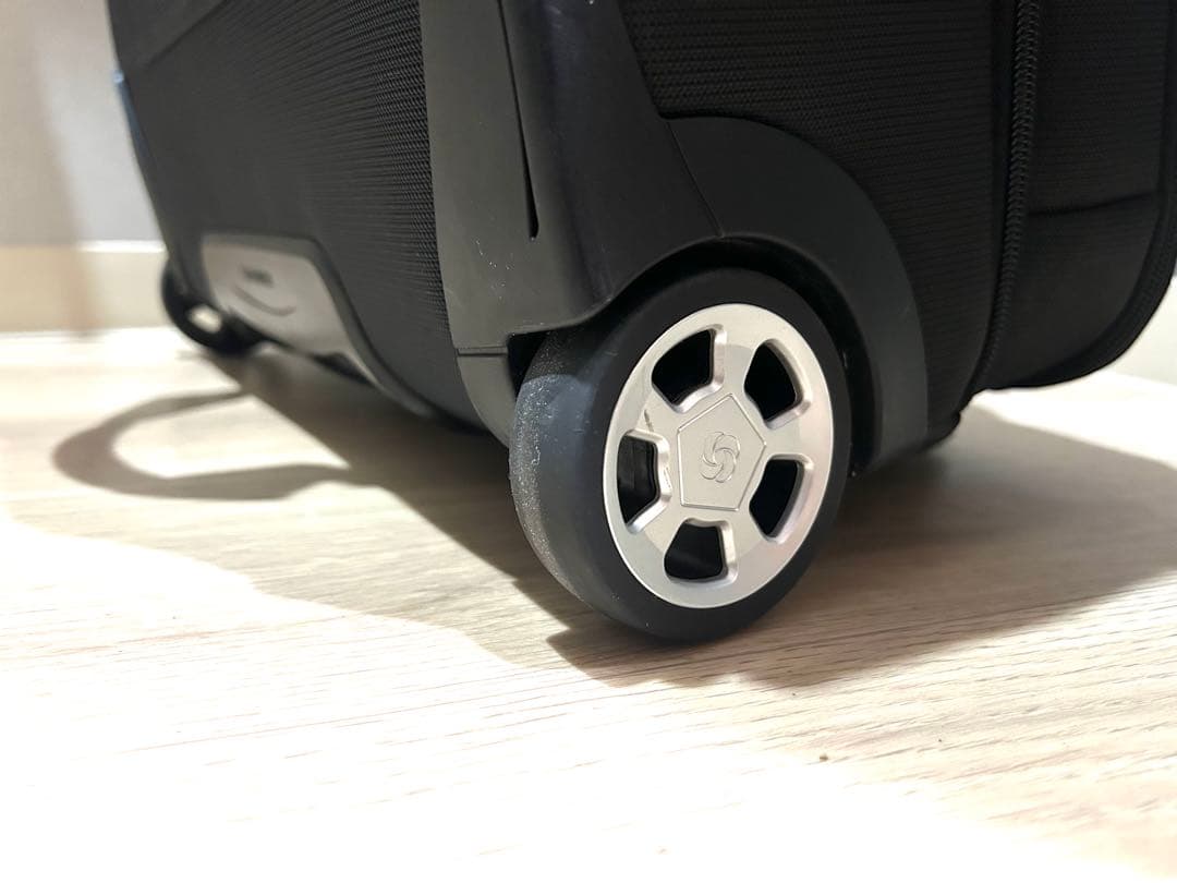 極美品サムソナイトキャリーバッグビジネススーツケース機内持ち込み可