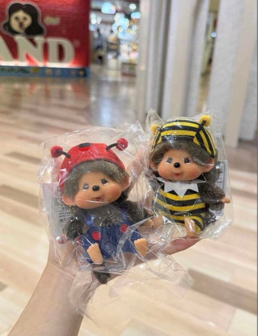 モンチッチ 顔でかSSキーチェーン てんとう虫ミツバチ2個セット - メルカリ