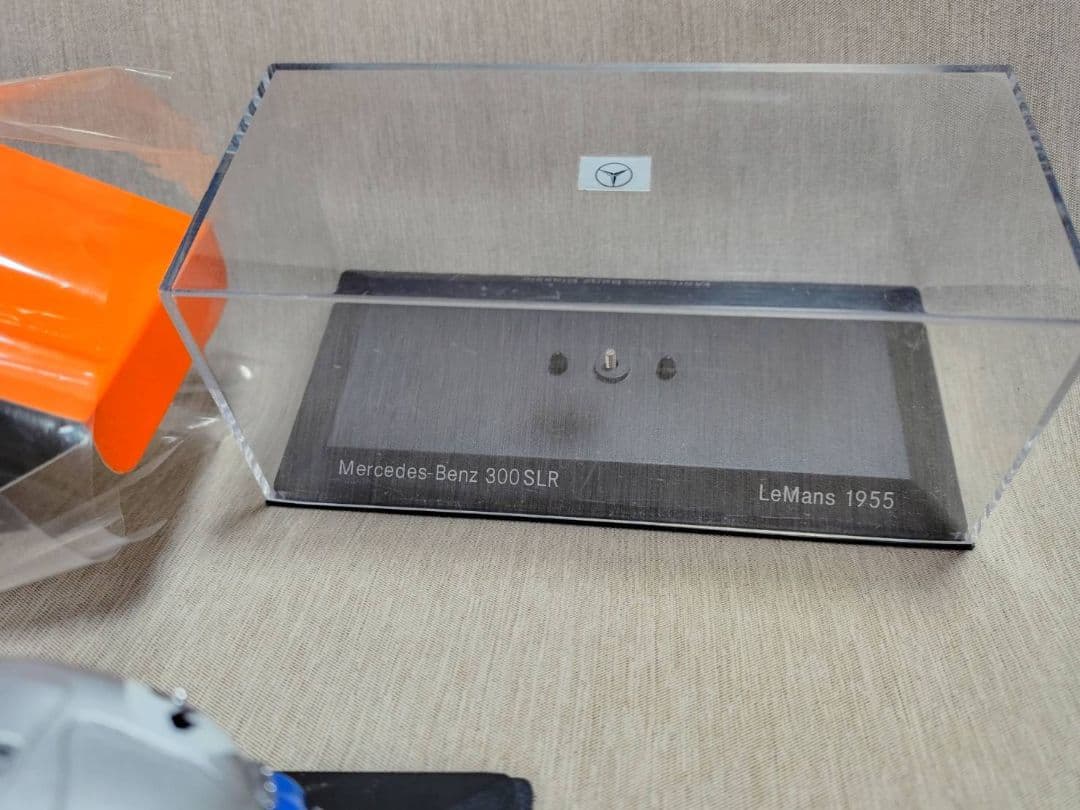 イクソ　メルセデスベンツトランスポータ ミニチャンプス メルセデスベンツ