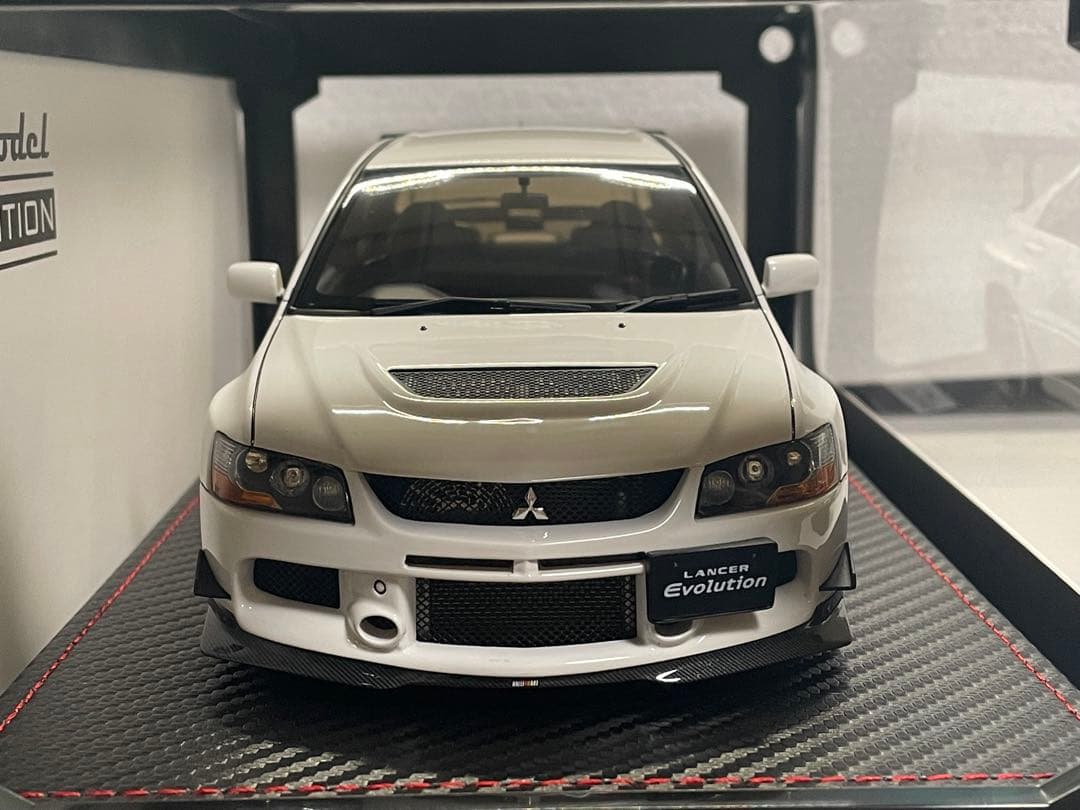 イグニッションモデル 1/18 三菱 ランエボ9 ※エンジン付き