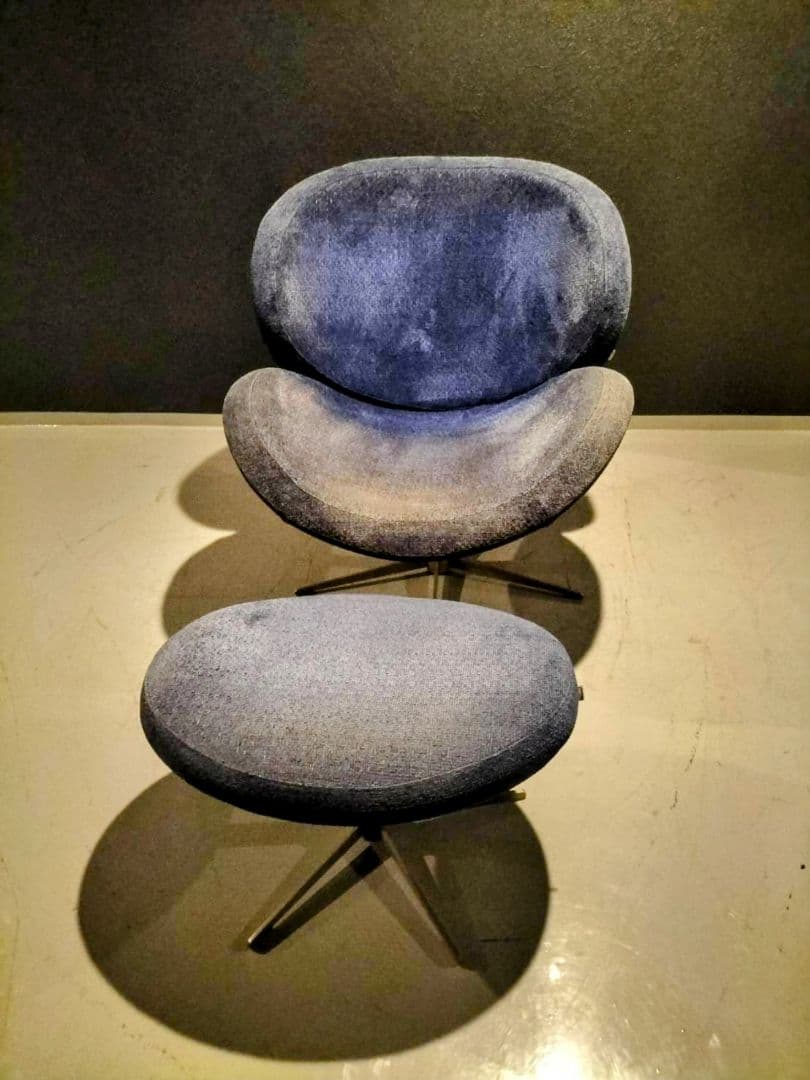 フランスアンティーク ブルーグレーの木製ドールキャビネット フランス