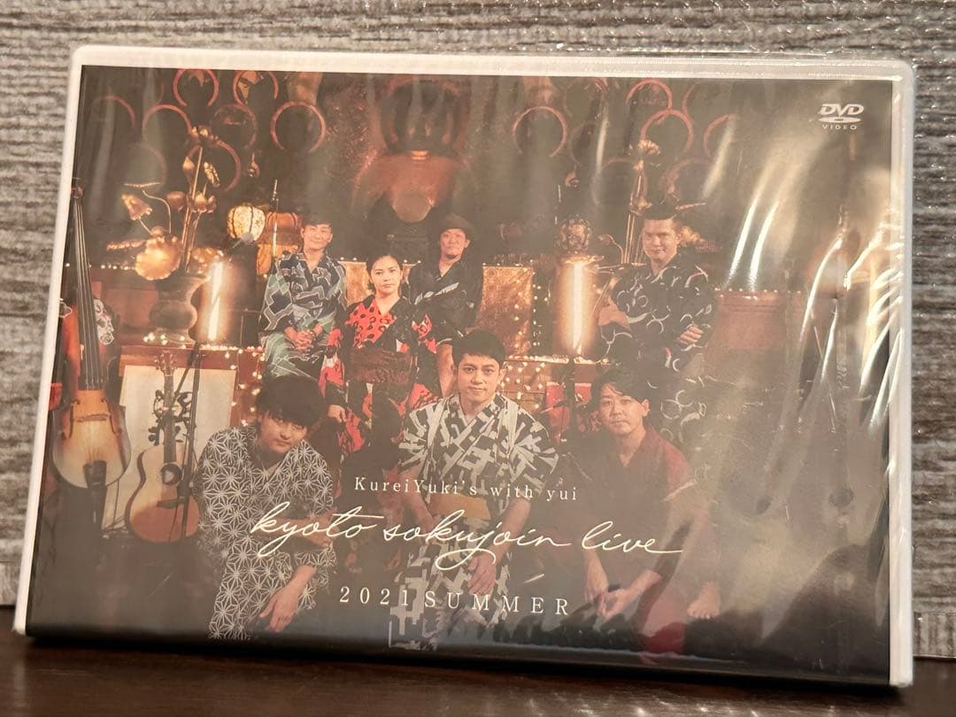 【大幅値下げ】YUI 直筆サイン入り写真集&ライブDVD