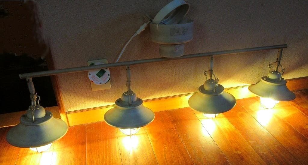 キシマ 110cm スポットライト 4灯 AMP51059 リモコン、電球付