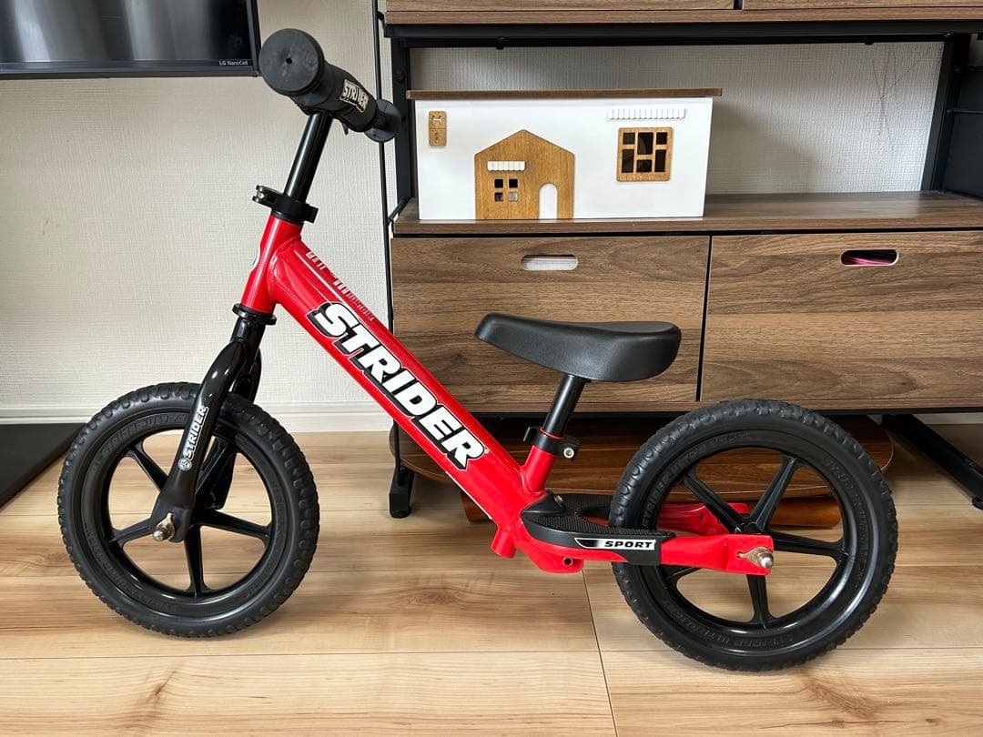 正規品】STRIDER ストライダー スポーツモデル 12インチ 赤 レッド