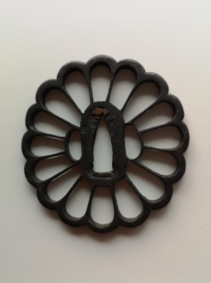 花弁型黒色鉄製刀の鍔3点セット