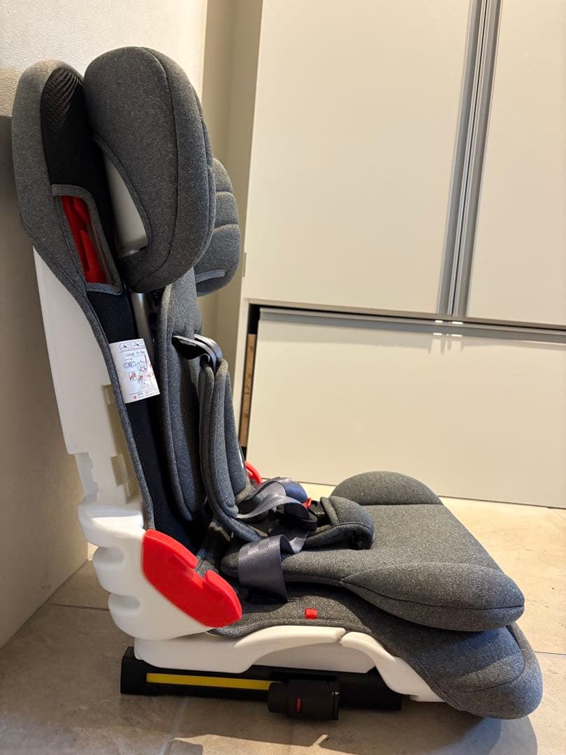 innokids チャイルドシート グレー
