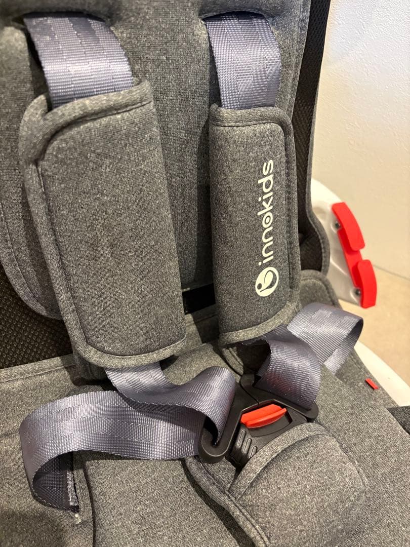 innokids チャイルドシート グレー
