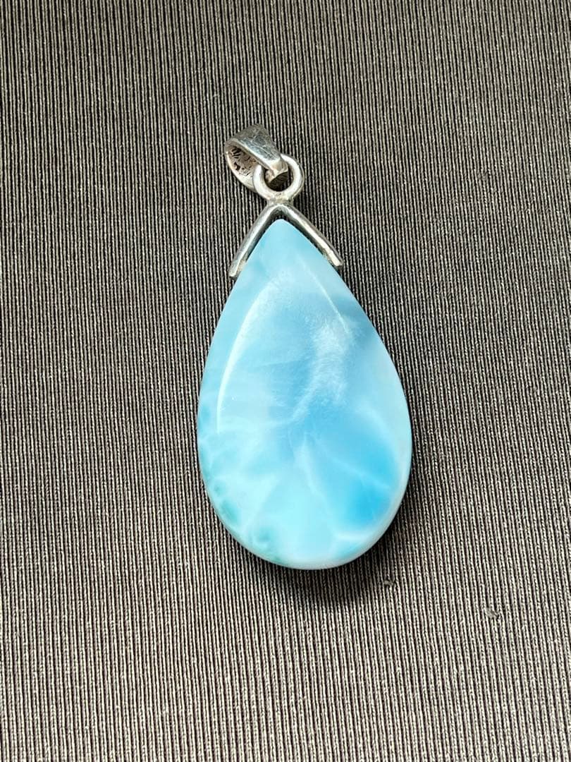 天然石☆品質良し！ラリマーしずく型ペンダントトップ☆透けるブルー