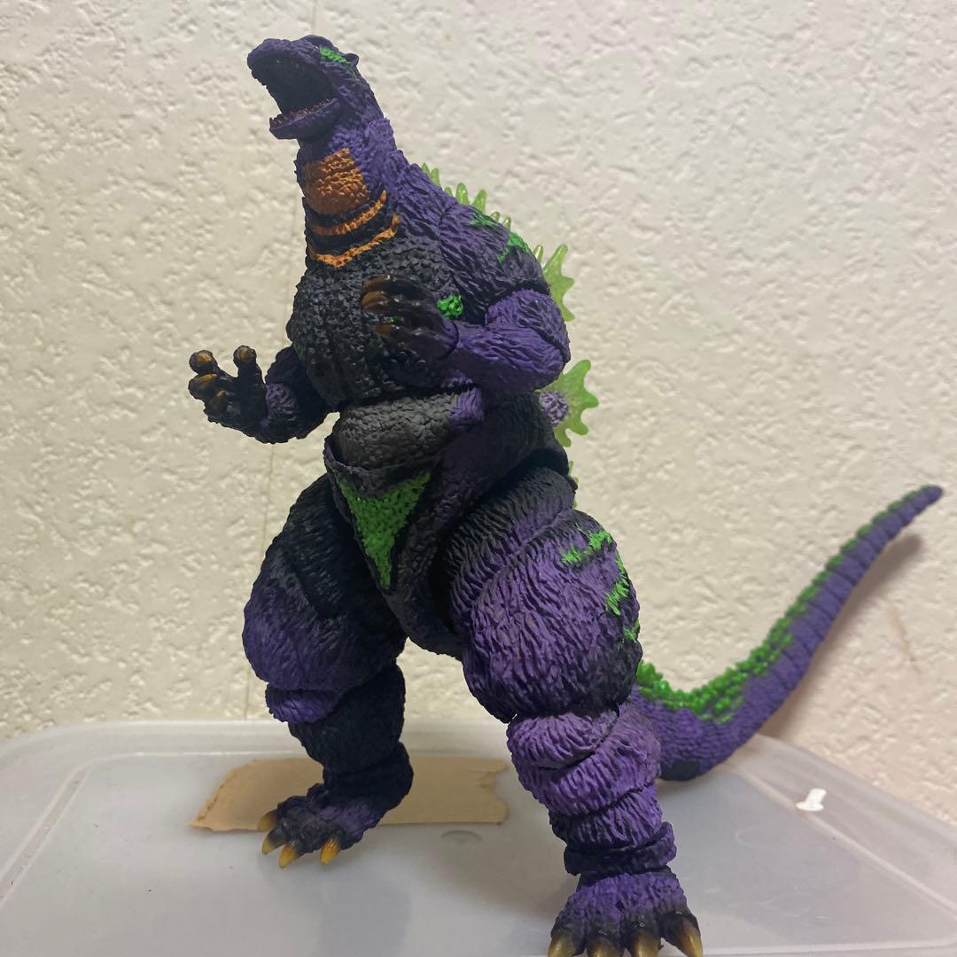 S.H.MonsterArts ゴジラ feat.EVA-01