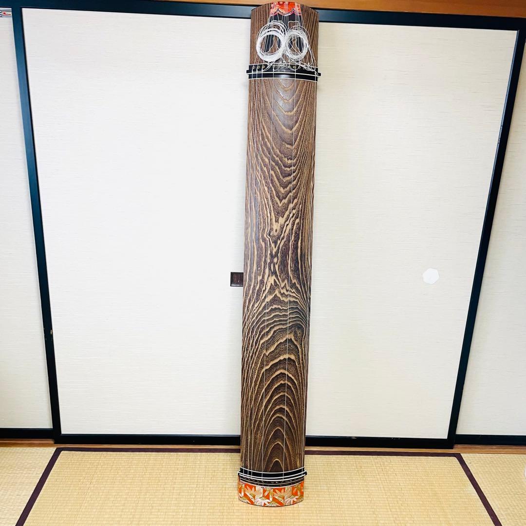 十三弦　高級琴　金蒔絵　お箏　綾杉彫り　梅樹　青貝螺鈿　豪華装飾