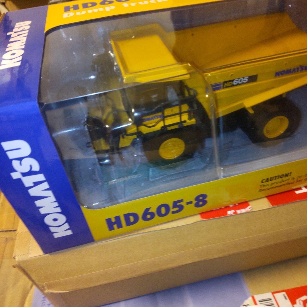 Komatsu HD605-8 ダンプトラック 1:50