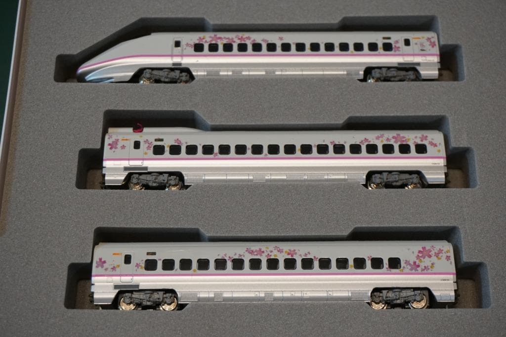 KATO E3系　秋田新幹線　30周年記念　桜ラッピング仕様　6両編成セット